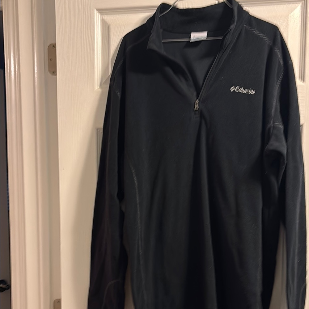 Columbia Men's Black Sweater